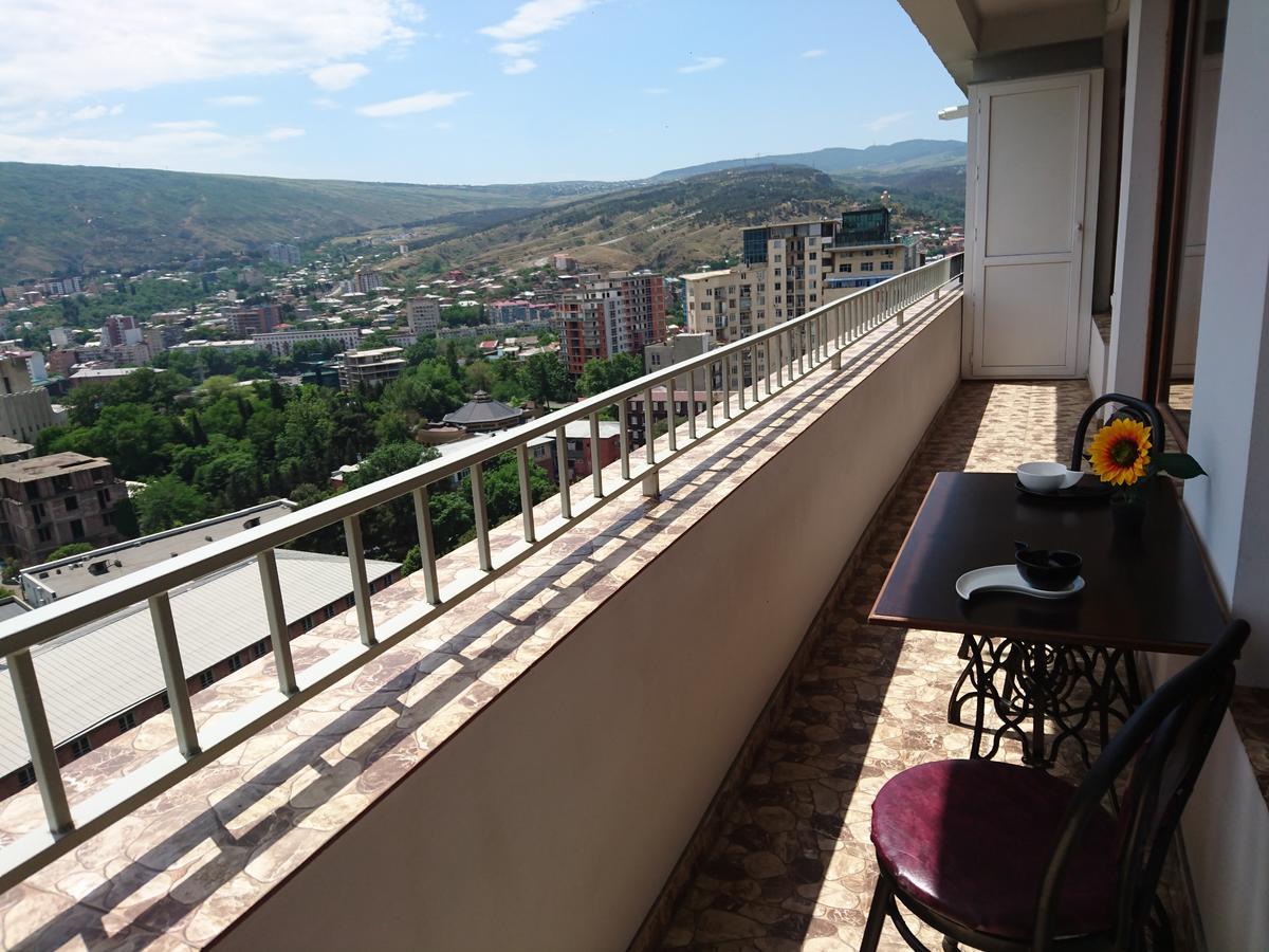 Апартаменты Spacious 2 Bedroom Тбилиси